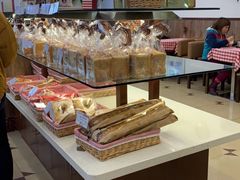 -红宝石·鲜奶小方·海派西点房(南丹店)