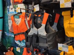 -迪卡侬(高新万达店)