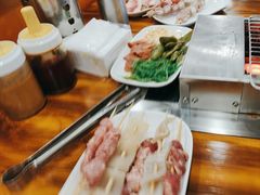 -哈尔滨小酒馆·鲜肉现穿自助烧烤(康新花园店)