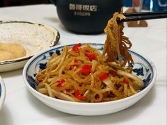 酸萝卜牛百叶-鲁哥饭店(北正街店)