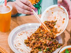 -歹歹的加个面过油肉拌面