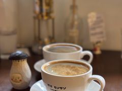 -Café Monson