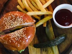 牛肉汉堡-羽深肉铺 Steak & Wine