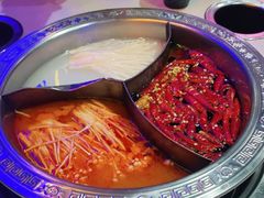 -钢管厂五区小郡肝串串香火锅(人民广场店)