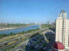 -乌兰湖畔草坪轻奢营地