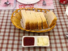 面包-华梅西餐厅(哈尔滨中央大街店)