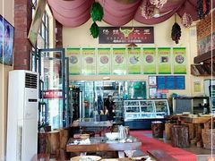 大堂-汤锅大王(新平曹苏黄牛汤锅有限公司)