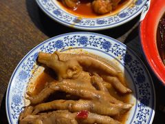 -爆炸头阿姨小四川正宗川味小吃(无任何分店)