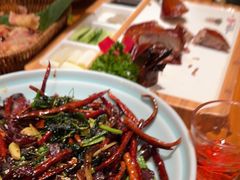 -老滇山寨•云南特色菜•地方菜•民族风情歌舞表演(金碧店)