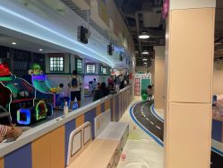 -Qmiss家庭娱乐中心(恒隆广场店)