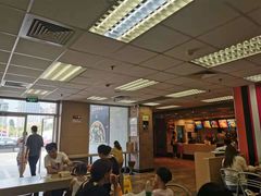 大堂-麦当劳(新城市广场店)