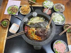 -重庆故事姊妹老火锅(财经学院店)