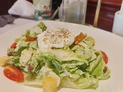 凯撒沙拉-弘雅饭店