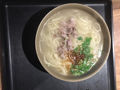 -亮亮面馆(经六路店)