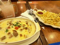 -玛格萝妮比萨屋(陆家浜路店)