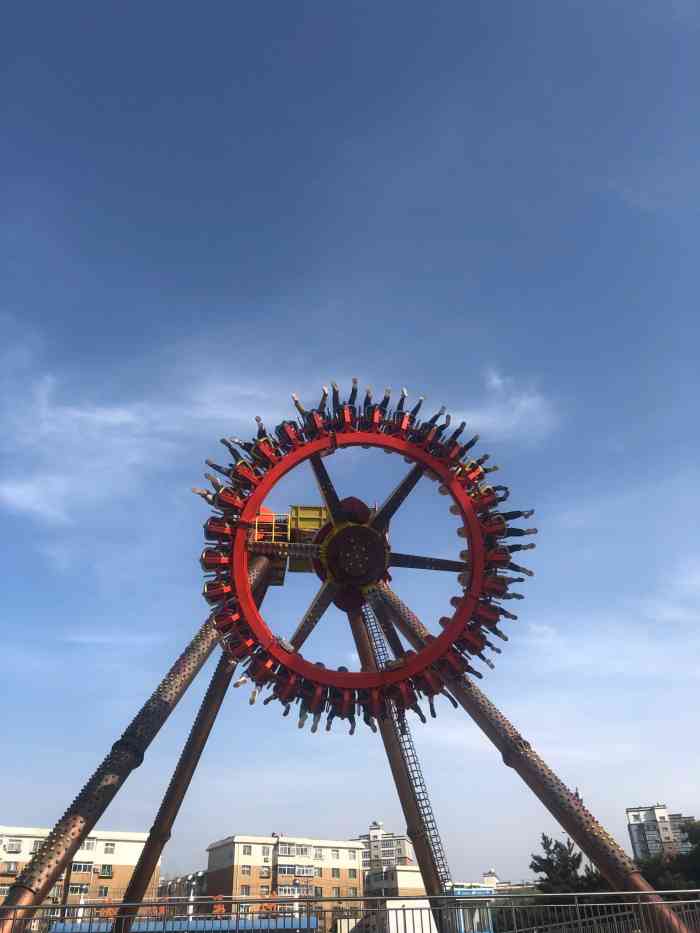 小河沿万泉公园游乐场