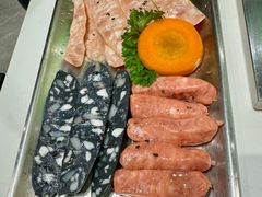 -山野的朋友露营炭火烤肉