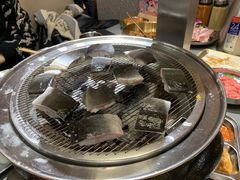 -围炉肉舍•炭烤活鳗•丹东海鲜烤肉(步行街店)