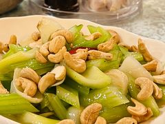 -汗腾格里·风味餐厅(新疆驻京办店)