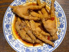 -爆炸头阿姨小四川正宗川味小吃(无任何分店)