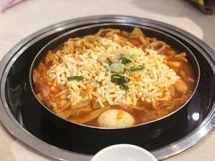 -三清洞摩西韩式年糕火锅(威高广场店)