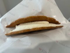 奶油压扁可颂-DRUNK BAKER(上海陕康里店)