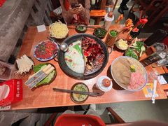 -周小明火锅(黑金冠社区店)