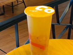 黄桃百香摇摇冻-CoCo都可(常德路店)