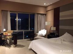 -南桥绿地铂骊酒店