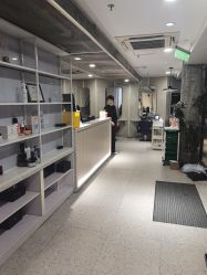 -PE SALON