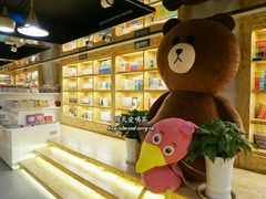 -新华里咖啡书吧(新华书店小寨店)