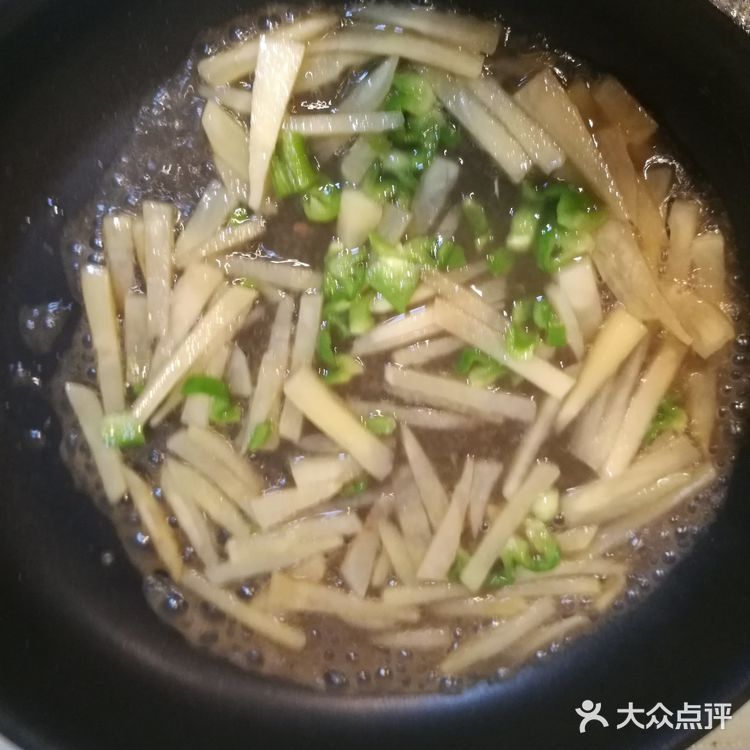 素菜营养美味不打折之土豆炒青椒