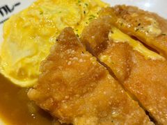 吃鸡奶酪鸡排蛋包咖哩饭-白熊咖哩(新世界城店)