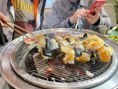 -围炉肉舍•炭烤活鳗•丹东海鲜烤肉(步行街店)