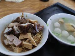 -松树干拌面店