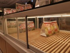 面包甜点陈列柜-爸爸糖吐司面包(重庆解放碑英利大融城店)