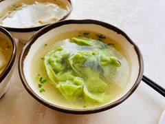刀鱼馄饨-新镇江酒家(南京西路店)