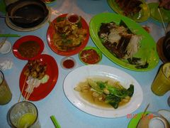 烧魔鬼鱼，蚝仔煎，沙爹串-明记烧鱼美味店