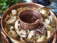-慢丽江·云南野生菌土鸡锅(付家庄店)