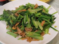小白菜炒黄蘑-小城家宴