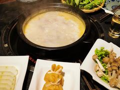 -大匠工房古船木艺术餐厅·猪肚鸡专门店(长白仙岛店)