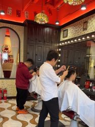 -东方先生国潮男士理发馆