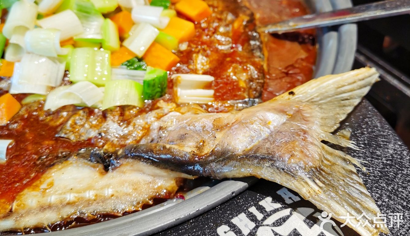 亲子探店｜烤鱼天花板师烤豆花烤鱼