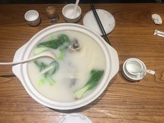 -泉畔人家·老济南经典鲁菜(大明湖店)