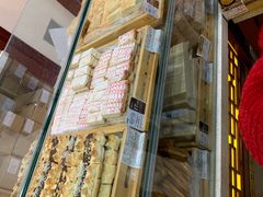 面包甜点陈列柜-老鼎丰(靖宇街总店)