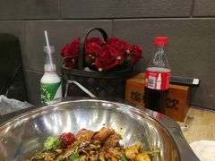 -愉肴麻辣香锅(中山路店)