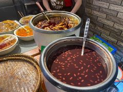 -爆炸头阿姨小四川正宗川味小吃(无任何分店)