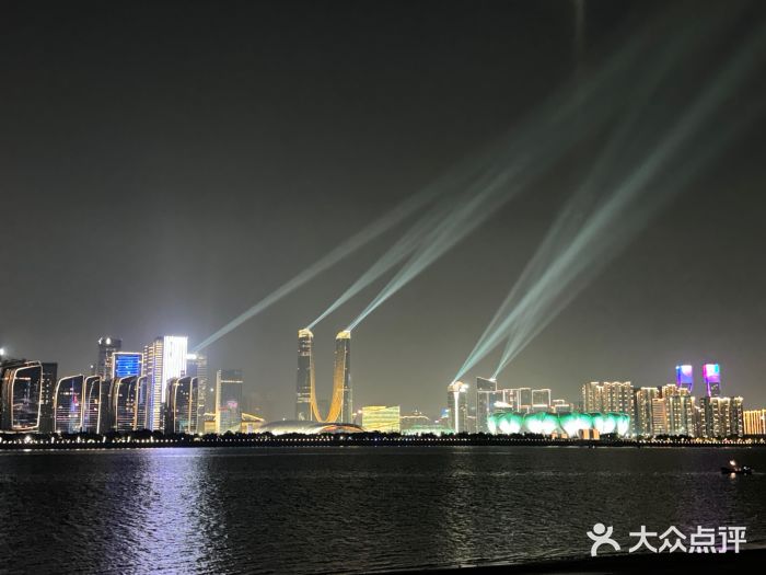 钱江新城灯光秀图片