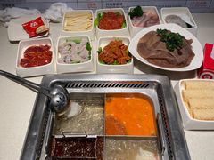 -海底捞火锅鲜切牛肉主题店(长寿路店)