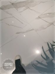 -罗亚帝造型·烫发染发